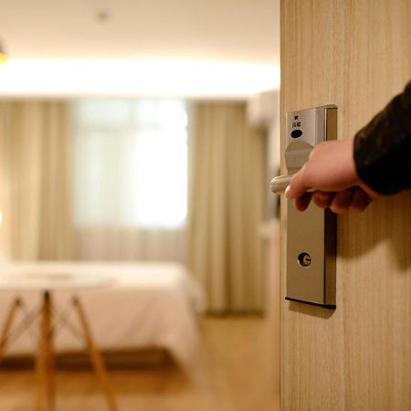 Hotel Sukoon - Ramesh Nagar نيودلهي المظهر الخارجي الصورة