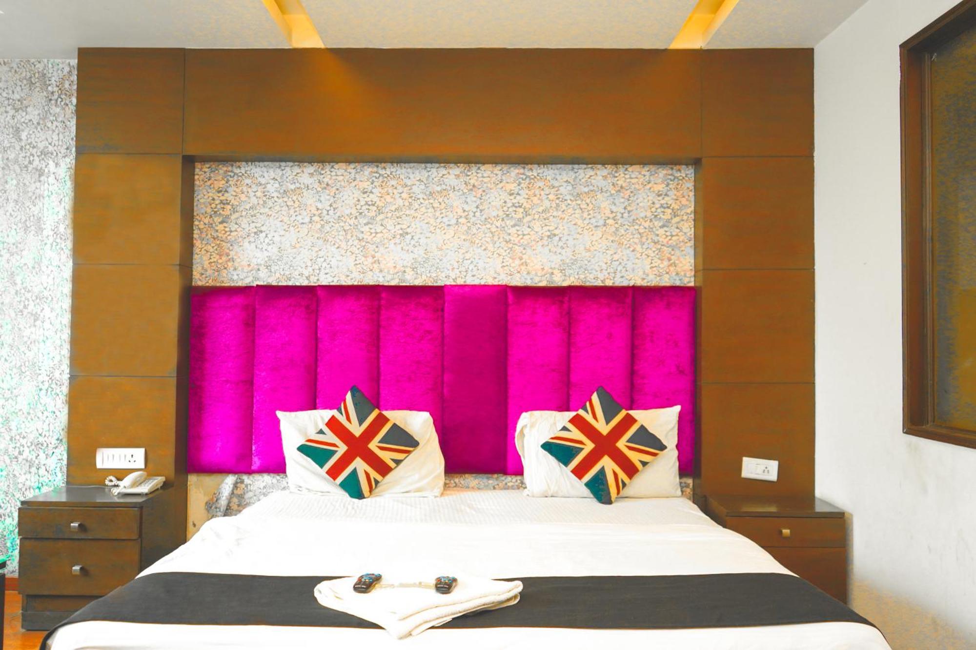Hotel Sukoon - Ramesh Nagar نيودلهي المظهر الخارجي الصورة