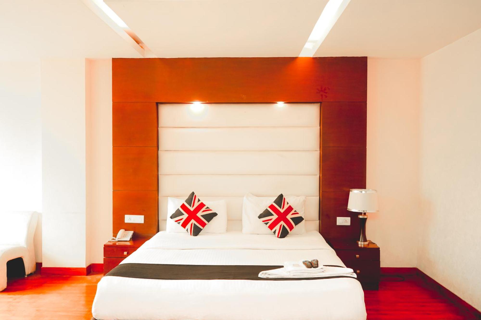 Hotel Sukoon - Ramesh Nagar نيودلهي المظهر الخارجي الصورة