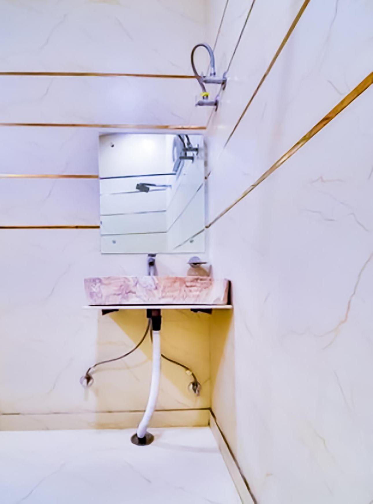 Hotel Sukoon - Ramesh Nagar نيودلهي المظهر الخارجي الصورة