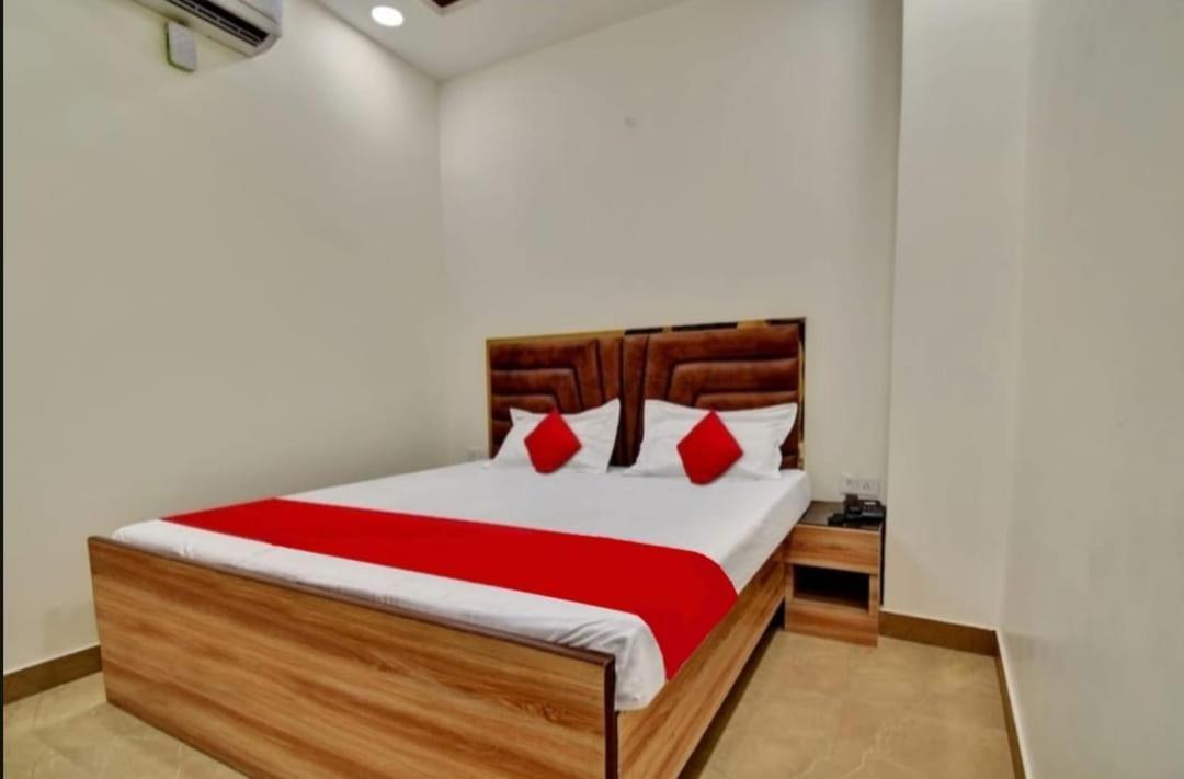 Hotel Sukoon - Ramesh Nagar نيودلهي المظهر الخارجي الصورة