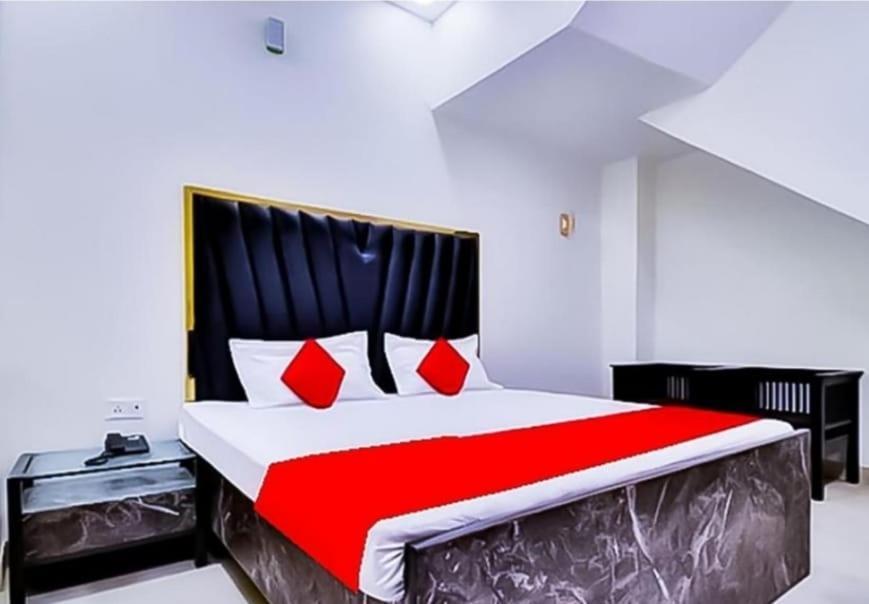Hotel Sukoon - Ramesh Nagar نيودلهي المظهر الخارجي الصورة