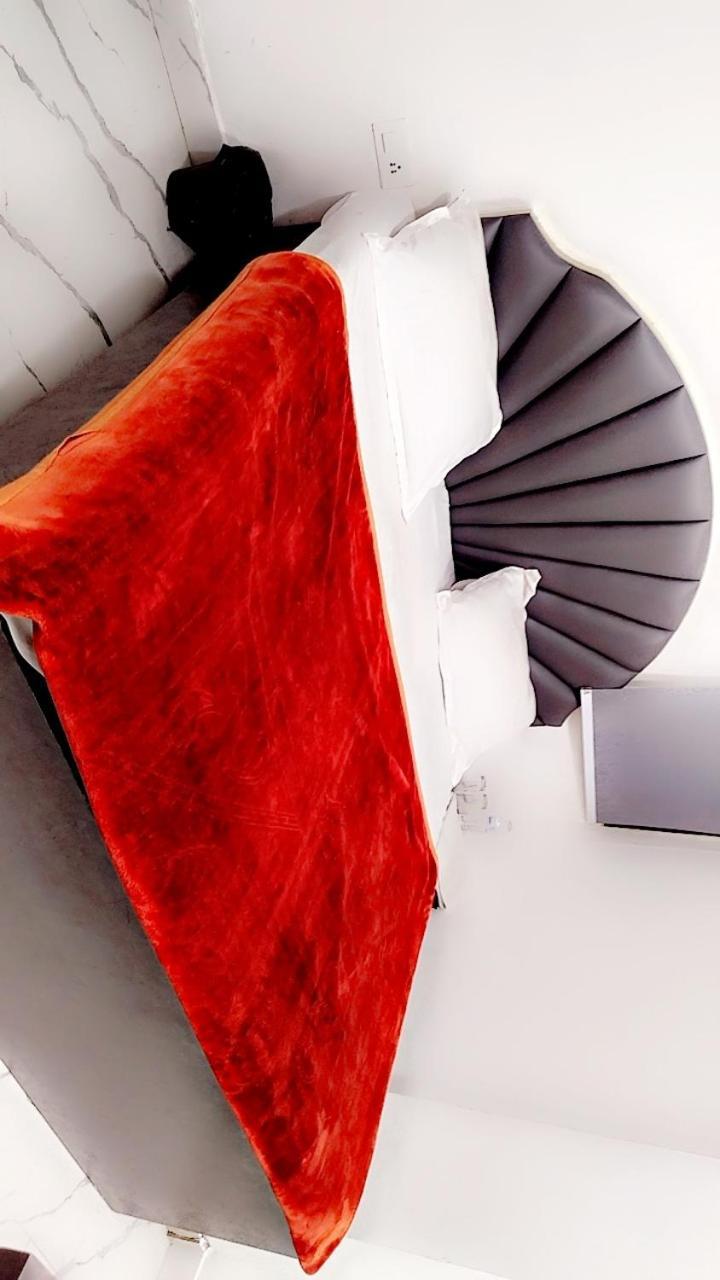 Hotel Sukoon - Ramesh Nagar نيودلهي المظهر الخارجي الصورة