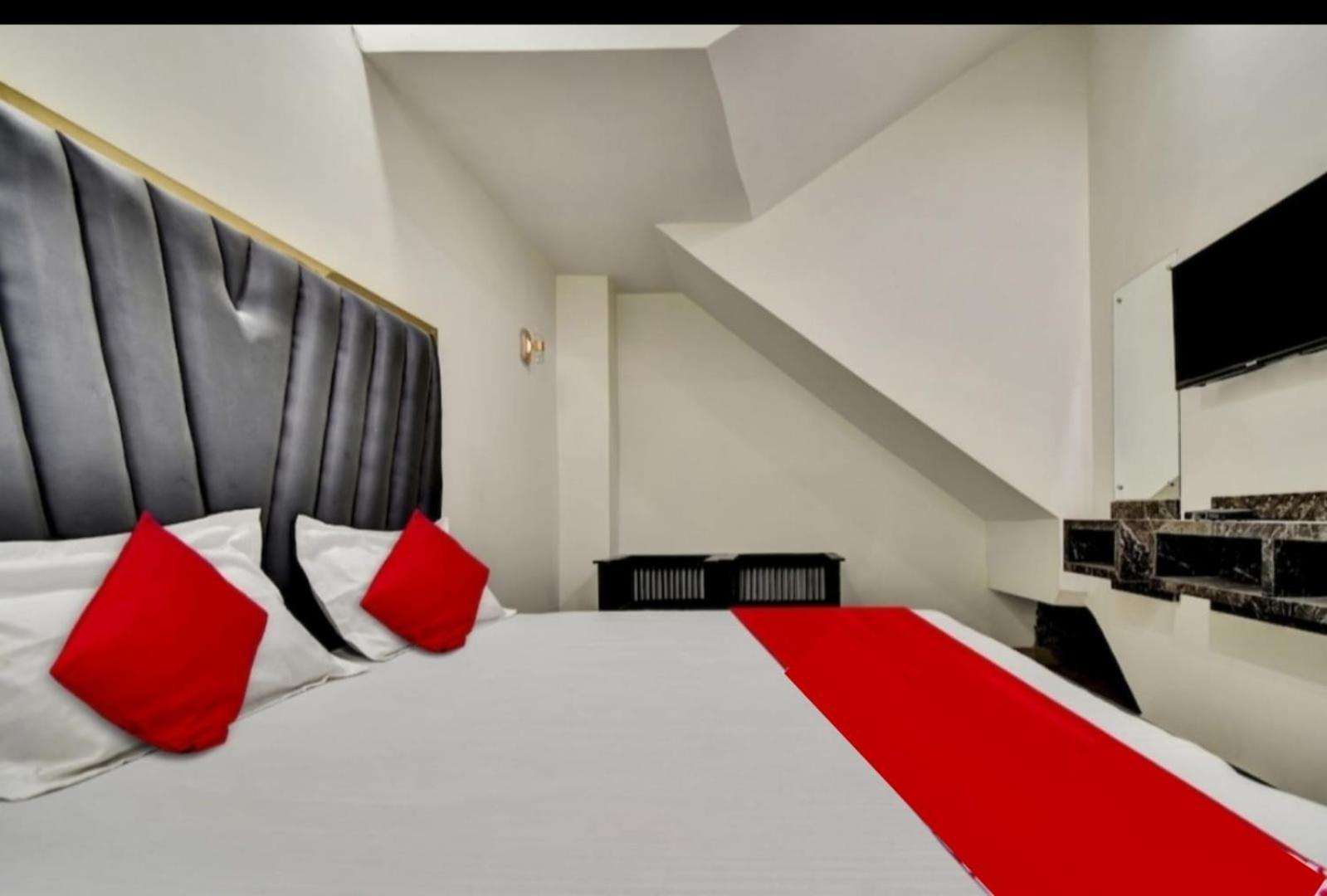 Hotel Sukoon - Ramesh Nagar نيودلهي المظهر الخارجي الصورة
